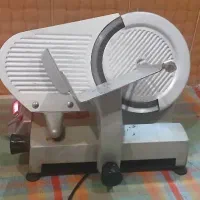 دستگاه کالباس بر ترازو دار محک در حد نو