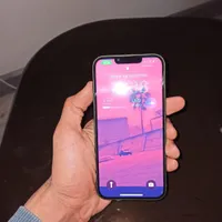 اپل iPhone 13 با حافظهٔ ۱۲۸ گیگابایت
