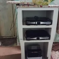میز اتو و گلدان