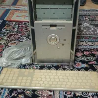 یگ عدد کیس کامپیوتر