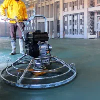 کف سازی بتن با ماله برقی به همراه کاتر