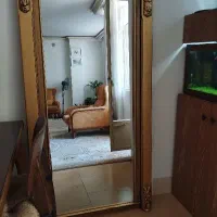 آینه با قاب چوب