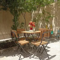 میز و صندلیرو وسایل چوبی
