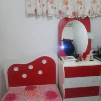 تخت ومیز ارایش