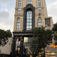اجاره واحد خدماتی در میدان شریعتی