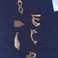 پلاک گردنبند|بدلیجات|پرند, فاز ۴|دیوار