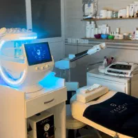 فیشال حرفه‌ای با برندهای معتبر و دستگاه های به روز