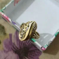 انگشتر باشت ۱۰۰بالا تابلو