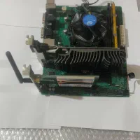 تعدادی قطعات کامپیوتر یکجا