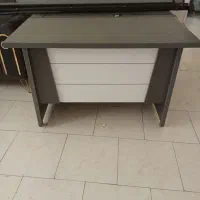 ۴تا میز اداری ۲کشوعه سالم و سلامت