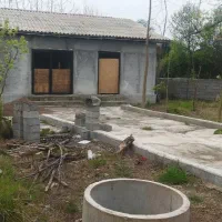 500متر زمین با ویلا ساحلی نیمه کاره