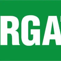 کارگر خط مونتاژ لوازم خانگی آقا و خانم