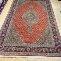 فرش ۶ متری طرح ماهی حاشیه شرابی