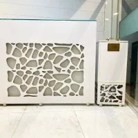 پیشخوان و دو عدد میز کنار