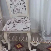 مبل ۷ نفره به همراه یک میز وسط و ۴ عسلی