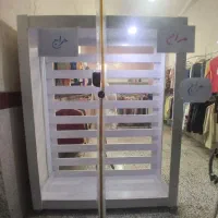 ویترین نرده ای چرخ دار