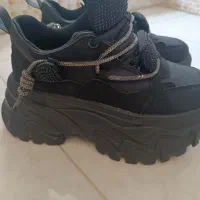 کتونی  درحد نو و تمیز