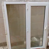 پنجره پی وی سی با شیشه