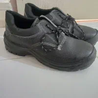 کفش کار|کیف، کفش، کمربند|ربط, |دیوار