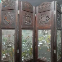 پاراوان و صندلی و چاه و نرده