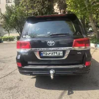 لندکروز ۲۰۱۱ مشکی