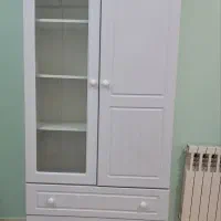 کمد لباسی به همراه کتابخانه در حد نو بدون زدگی