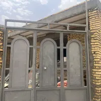 در فروشی