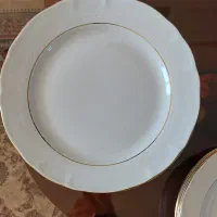 تعدادی بشقاب چینی لب طلایی، چینی حمید