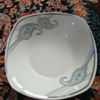 یه سرویس کامل 12 نفره چینی طرح ترمه