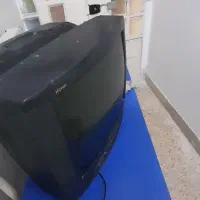 تلویزیون سامسونگ ومیز کامپیوتر