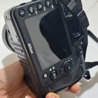 نیکون d7200 با لنز نیکور 35mm / f1/8|دوربین عکاسی و فیلم‌برداری|تهران, فلسطین (میدان انقلاب)|دیوار