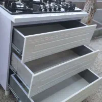 اجاق گاز صفحه‌ای کابینت‌دار بدن فلز در چوب