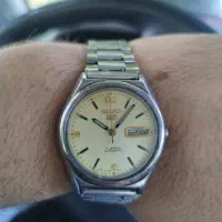 ساعت SEIKO نبضی کار میکند دسته اصلی هست تو عکس هست