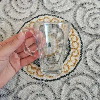 لیوان نو کارتن دارد