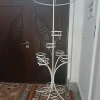 استند گل برای گلدان فلزی نونو باقیما خیلی مناسب