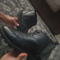 کفش نیم بوت|کیف، کفش، کمربند|قرچک, پویینک|دیوار