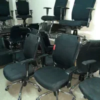 خریدار و فروشنده کالای اداری دست دوم