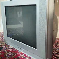 دو عدد تلویزیون