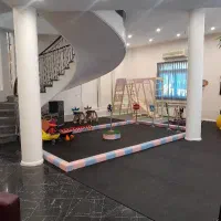 خدمه و نظافتچی مهدکودک