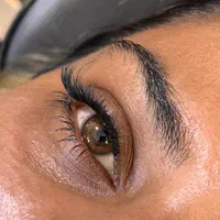 تخفیف ویژه کاشت مژه و لیفت ابرو و مژه