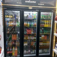 یخچال سه درب در حد نو موتور ایتالیا و میزفروشگاهی