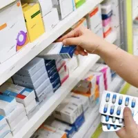 شغل دوم، داروخانه ،نسخه پیچ ها و تکنسین های دارویی