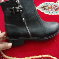 نیم بوت|کیف، کفش، کمربند|شوش, |دیوار