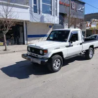 تویوتا لندکروز وانت