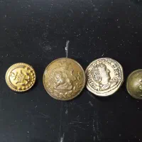 قالیچه خییلی قدیمی ـدکمه قدیمی|کلکسیون اشیاء عتیقه|قم, زینبیه|دیوار