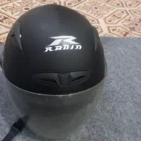 کلاه کاسکت مات باعینک دودی وبدون فک