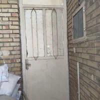 درب با پنجره