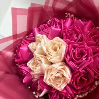 دسته گل ربانی با قیمت بسیار مناسب ۱۷ شاخه