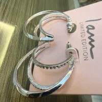 گوشواره زیبا|بدلیجات|نیشابور, بلوار گلها|دیوار