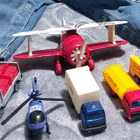 ماشین و عروسک|اسباب‌بازی بچه|هشتگرد, مدرس|دیوار